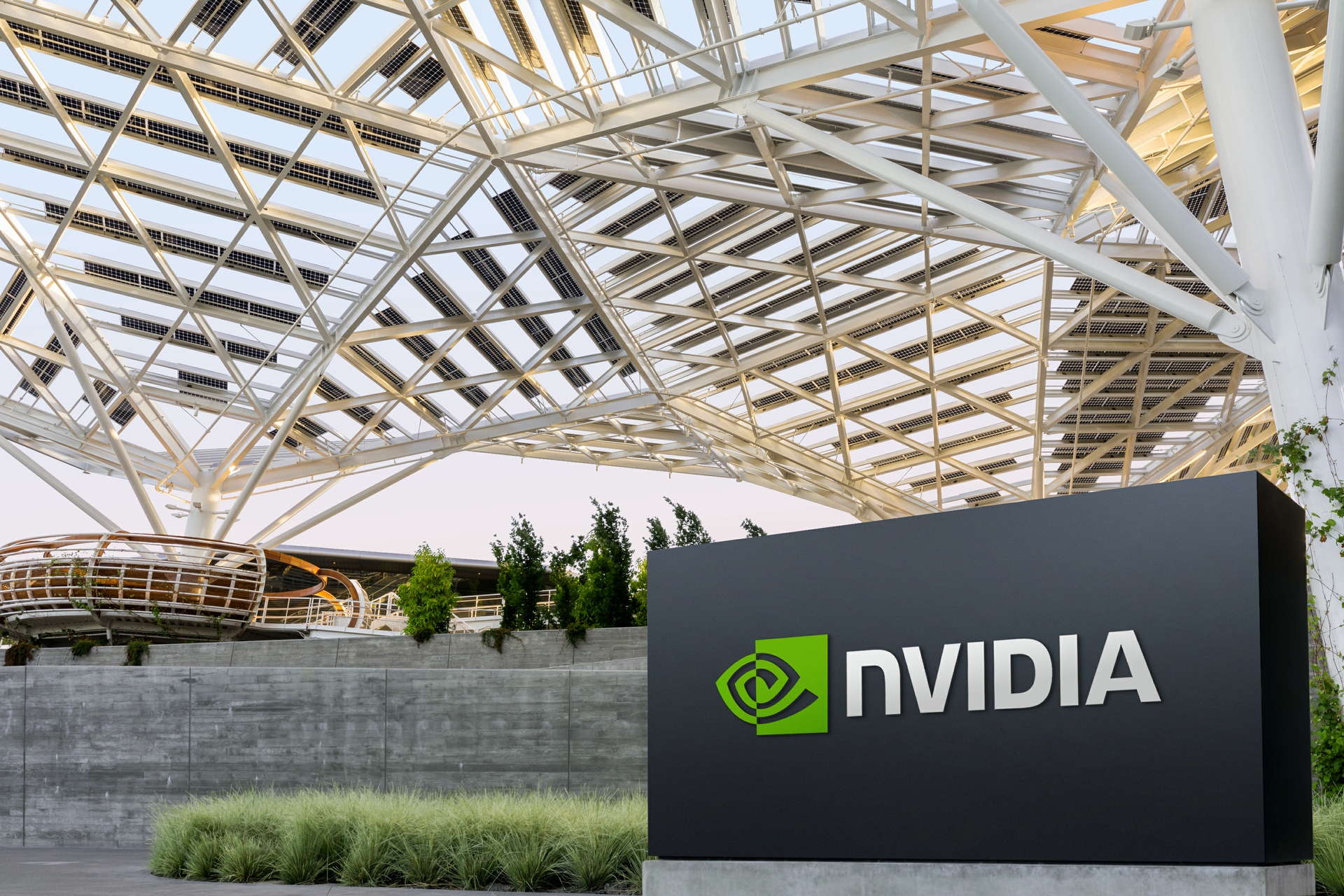 Пока все спорили об ИИ, Nvidia заработала $60 млрд